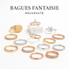présentation de bague fantaisie sur fond blanc